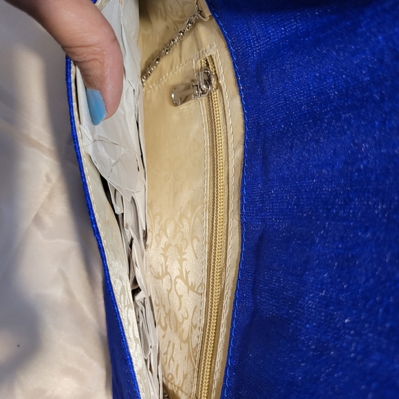 Silk Sequins Envelope Clutch - Picture 4 of 8